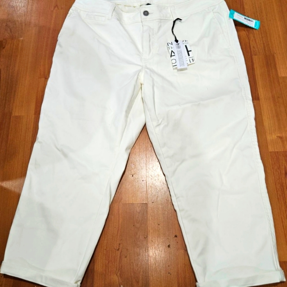 NWT 41 Hawthorn Capri Pant